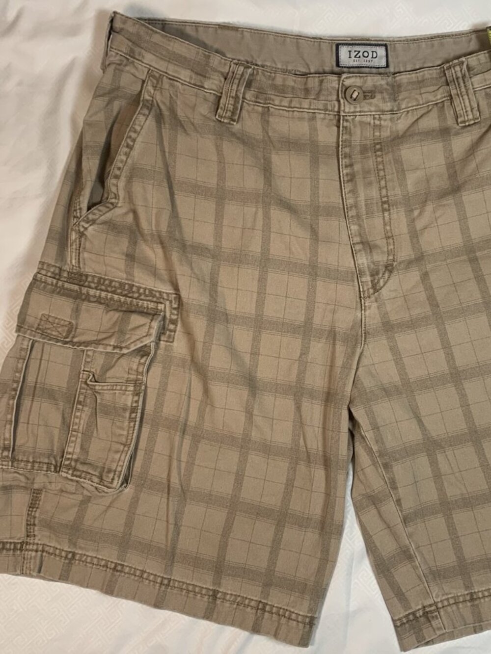 IZOD Cargo Shorts - Tan Khaki Stripes Men's 38 - 6 pockets -Preowned Excellent